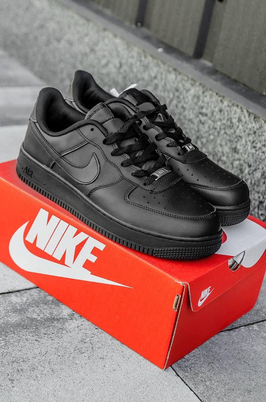 Чорні шкіряні кросівки Nike Air Force 1 Low Triple Black (Класичні демісезонні Найк Аїр Форси)