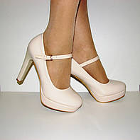 Женские туфли бежевые лаковые на устойчивом каблуке с ремешком размер 36