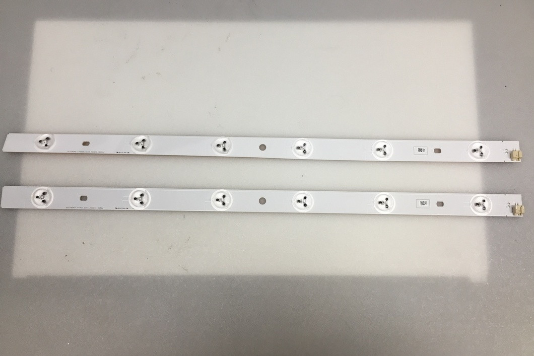 Світлодіодна крига підсвітка svt240a17_p2300_6led_rev03_130402 для телевізора Toshiba 24P1306EV, фото 1