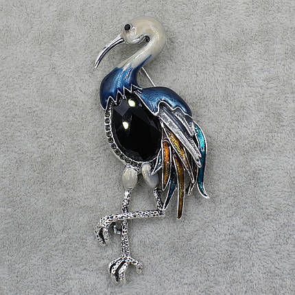 Брошка металева срібляста Цапля з чорним агатом покрита кольоровою емаллю розмір виробу 100х50 мм, фото 2