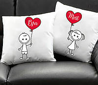 Парные декоративные подушки с принтом "Мальчик и девочка с шариками-сердечками"