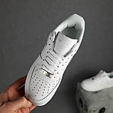 Жіночі кросівки в стилі Nike Air Force 1 низькі білі з тисненням, фото 7