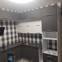 Кухня с МДФ фасадами Графит супермат/белый мат 3030*2450, корпус белый