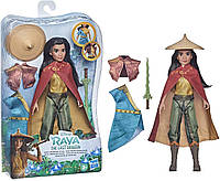 Кукла Disney Raya and the Last Dragon Райя и последний дракон с одеждой и аксессуарами (F1196)