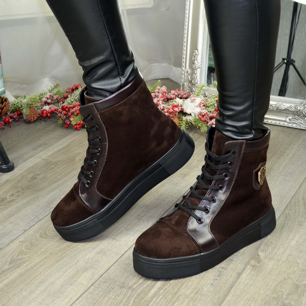 Черевики жіночі коричневі замшеві на товстій підошві, фото 1