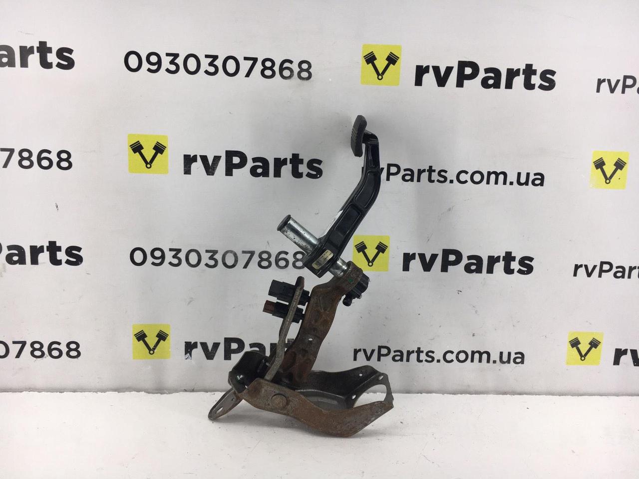 Педаль тормоза INFINITI QX56 2004-2010 46501ZW00A