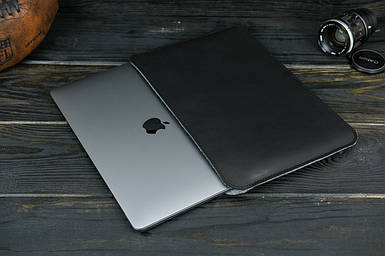 Шкіряний чохол для MacBook Дизайн №2 з повстю, натуральна шкіра італійський Краст, колір Чорний