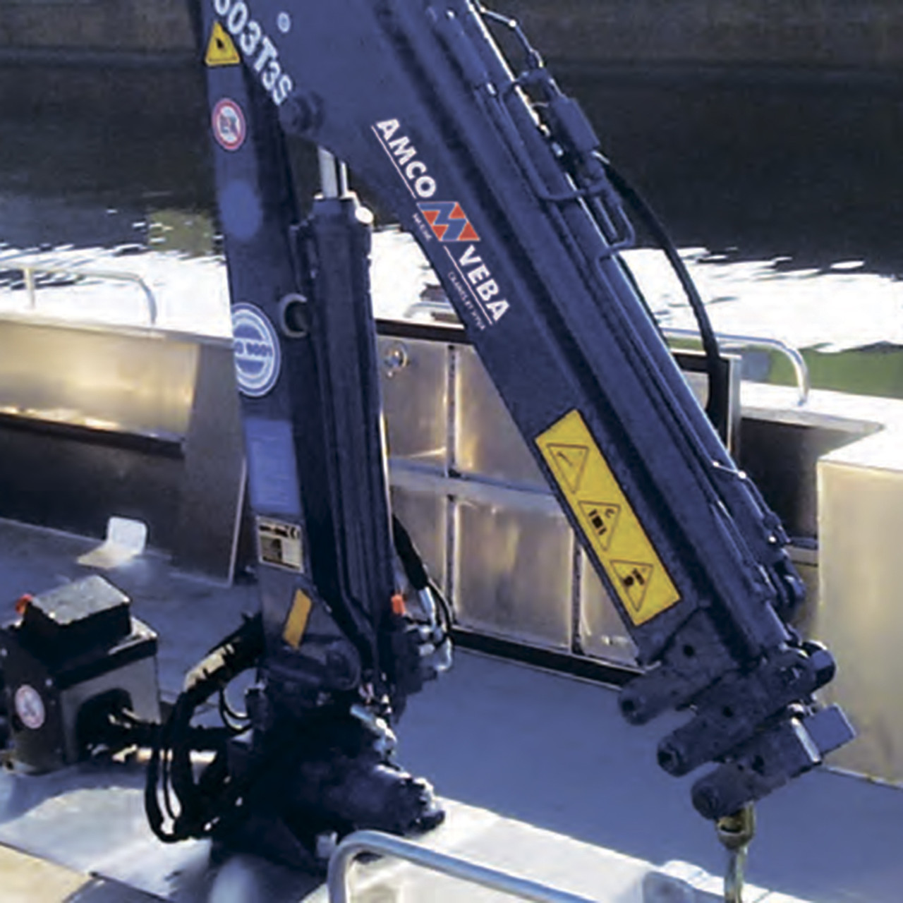 Морський телескопічний міні-кран Amco Veba Marine 604TFM