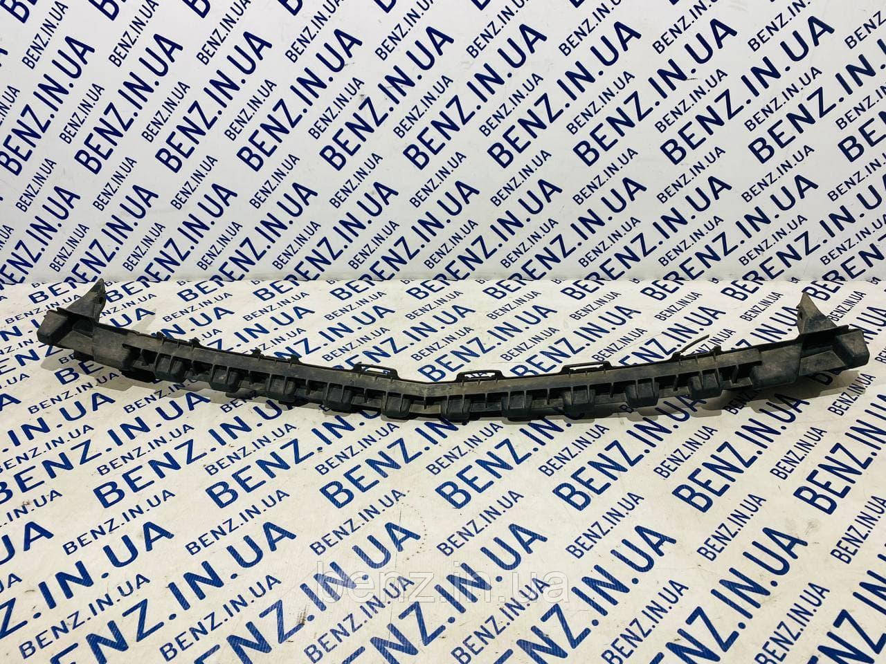Опорний кронштейн переднього бампера Mercedes W204, S204 A2048850065