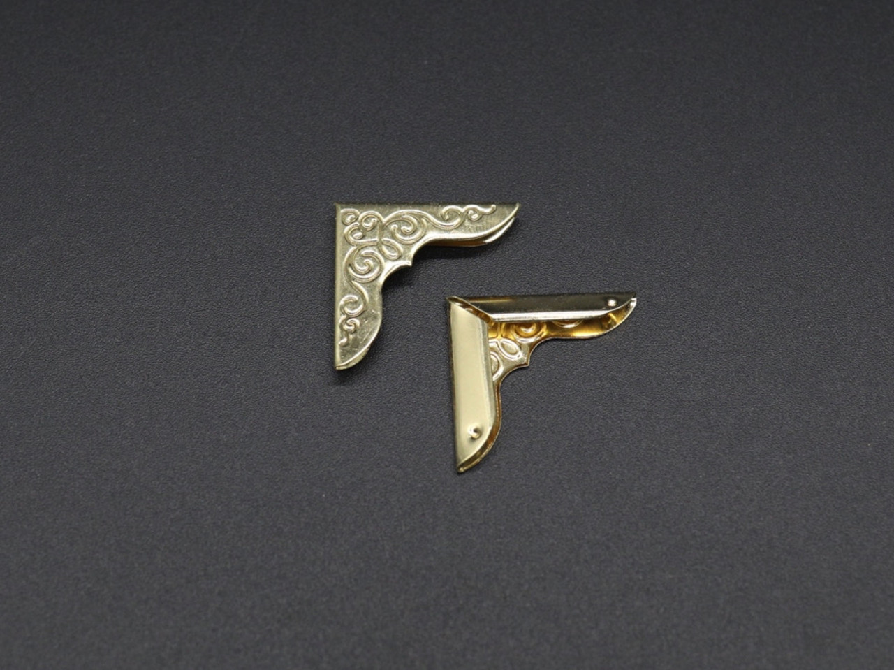 Куточок для папок меню. Колір "золото". 23х23х3мм