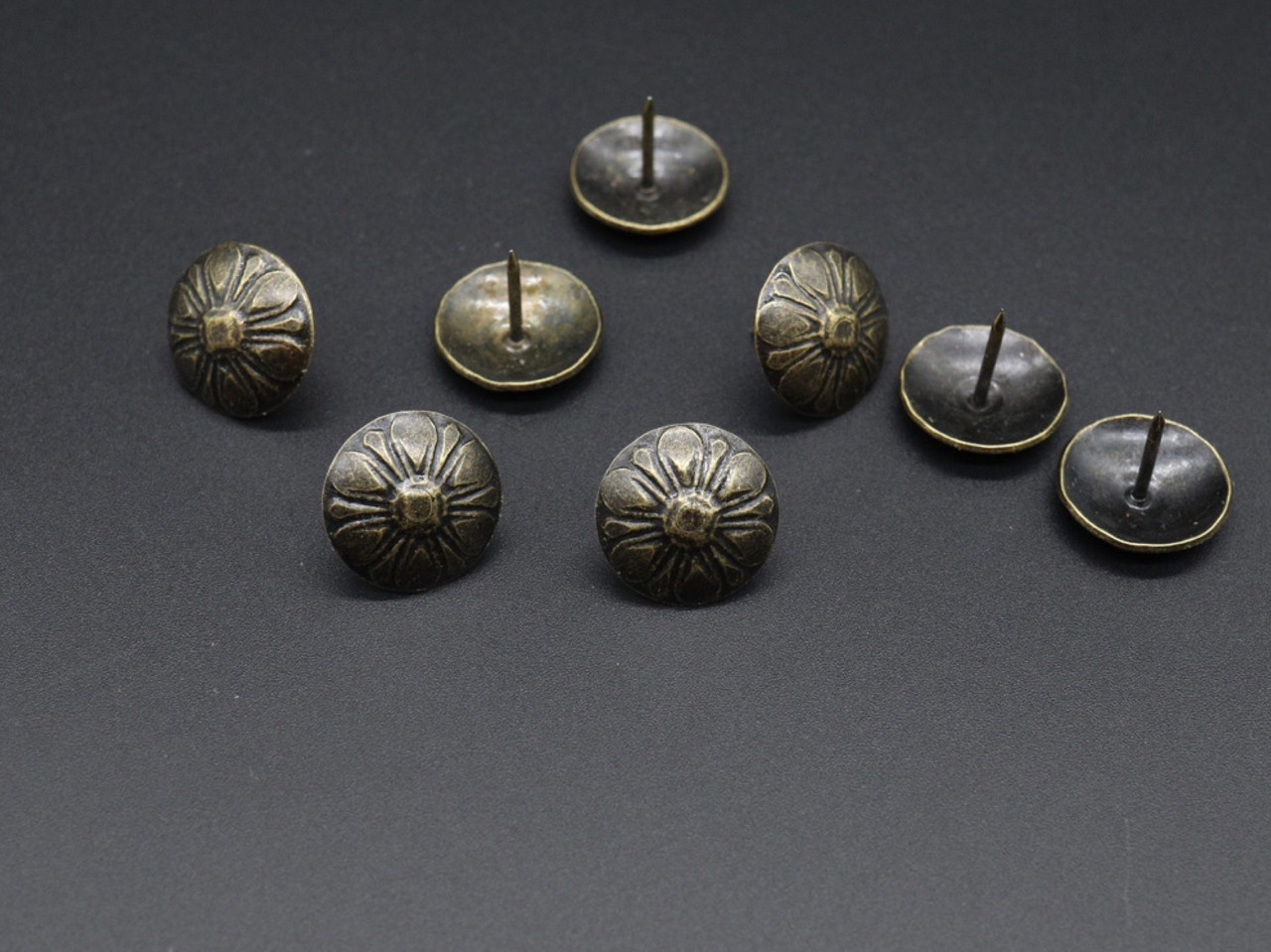 Кнопки металеві декоративні. 16х18мм