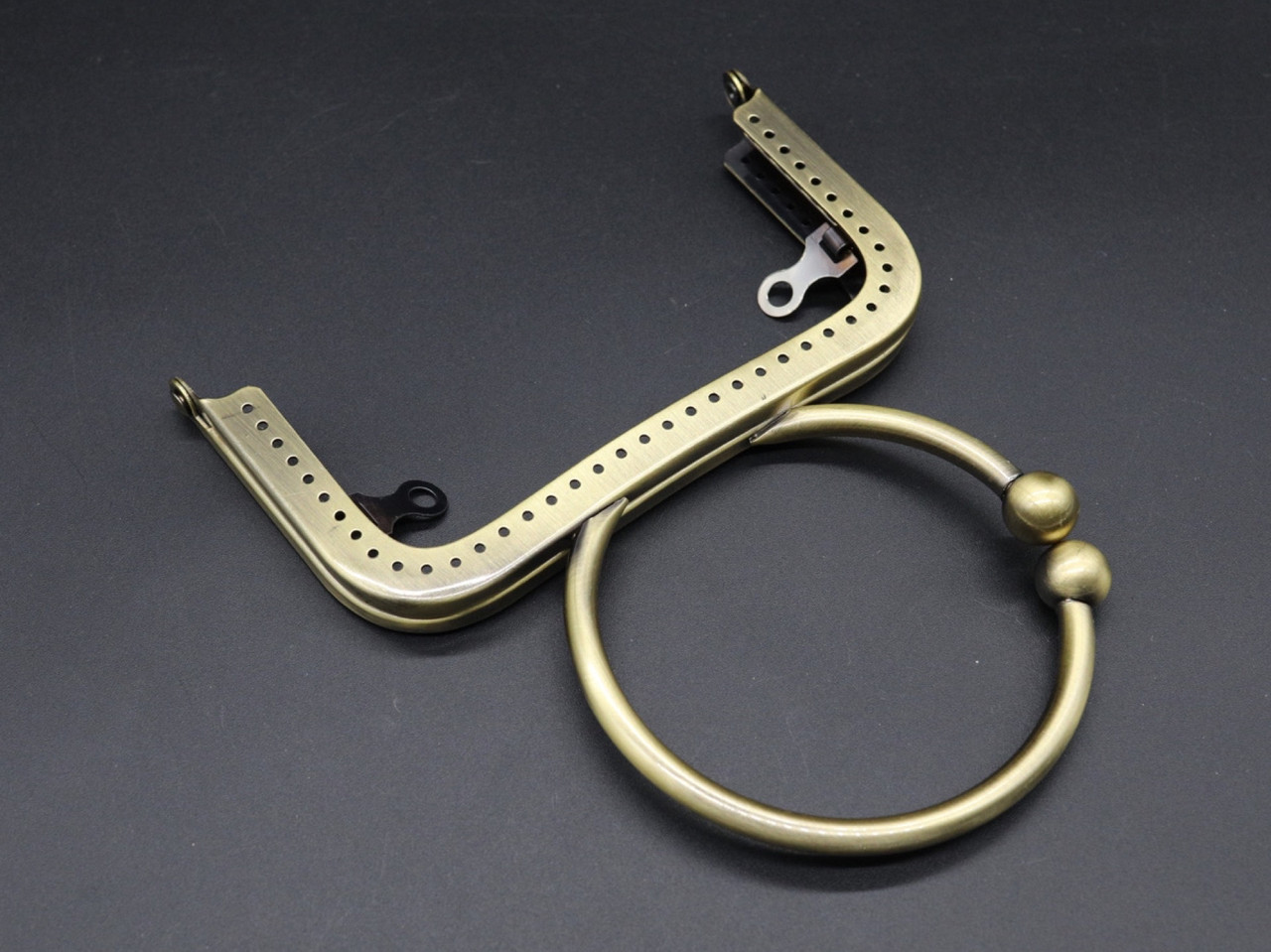 Фермуар. Колір "антик". 12.5см.