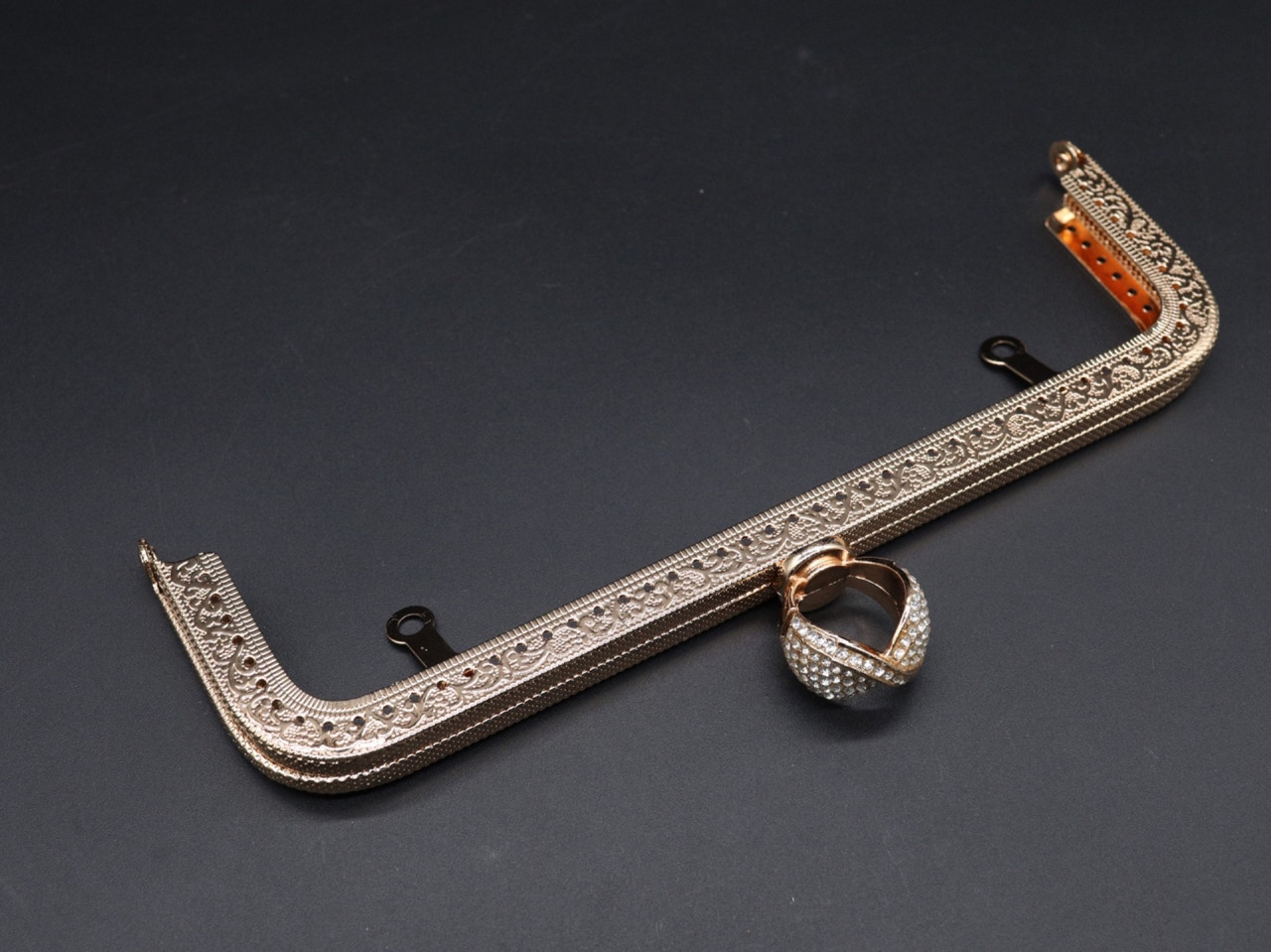 Фермуар. Колір "золото". 20см.