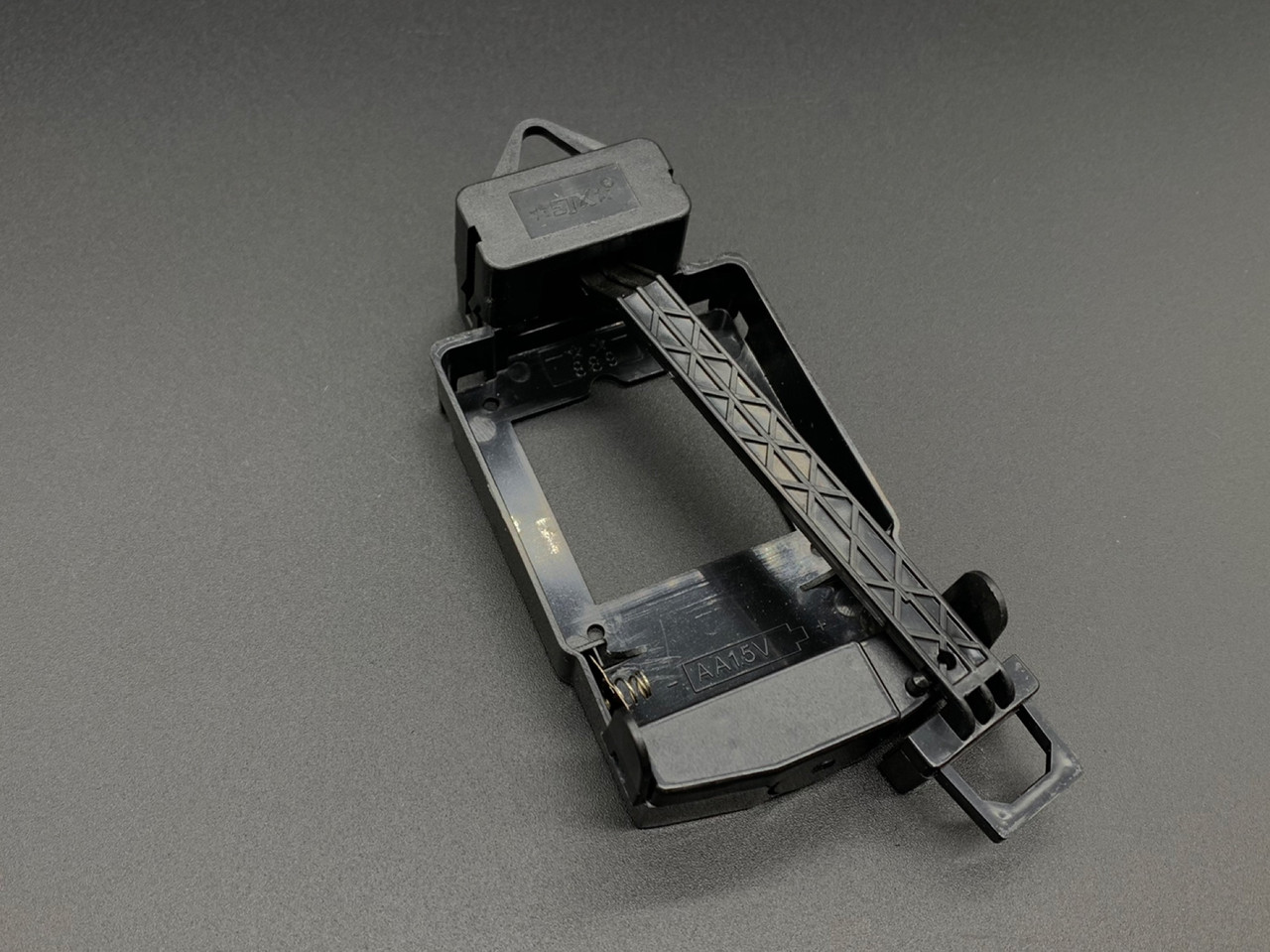 Маятник до годинникового механізму для настінного годинника чорний пластиковий розміром 12х6 см на 1 пальчикову батарейку