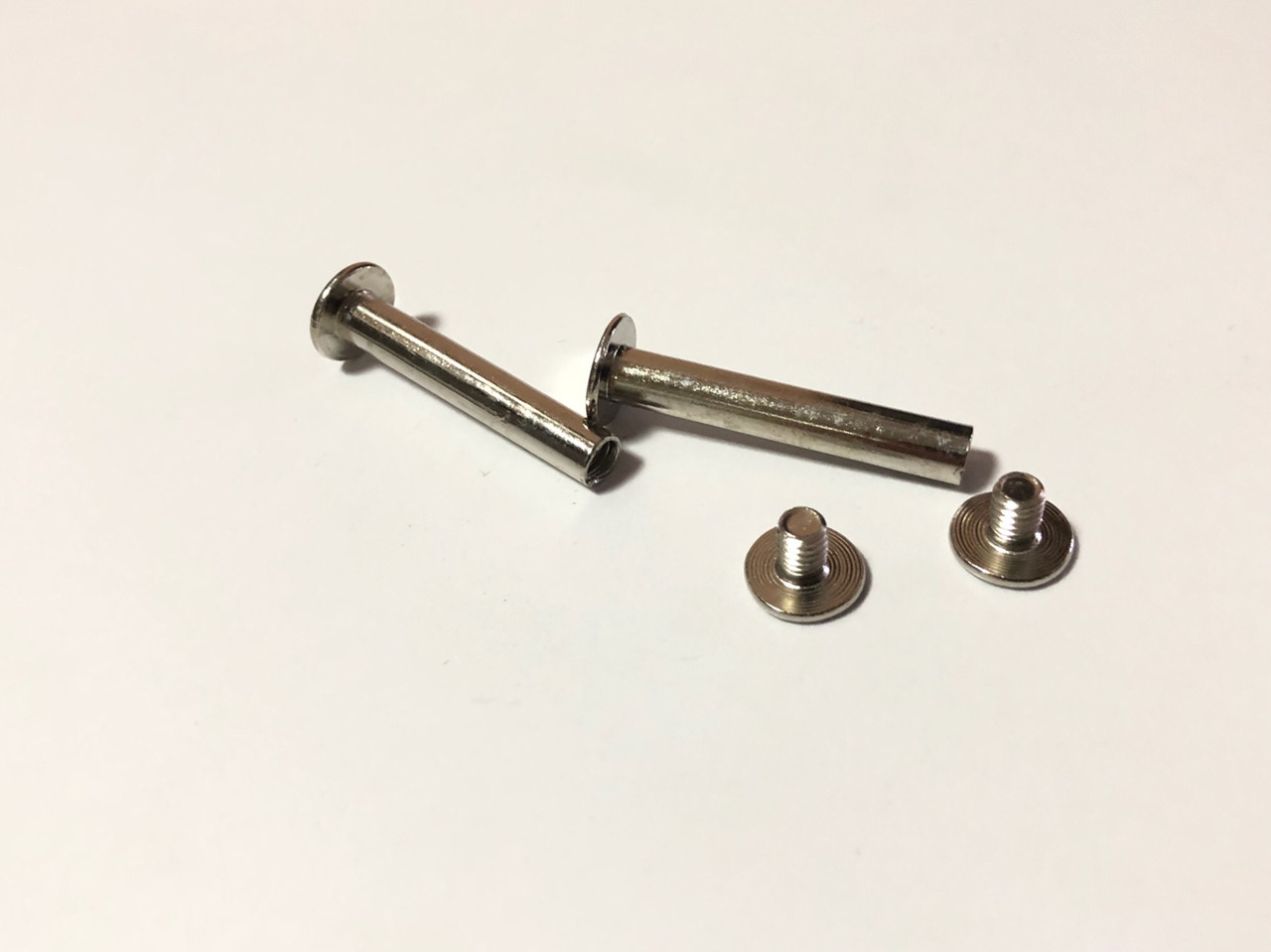 Кріплення для папок меню. Колір "срібло". 40х5мм