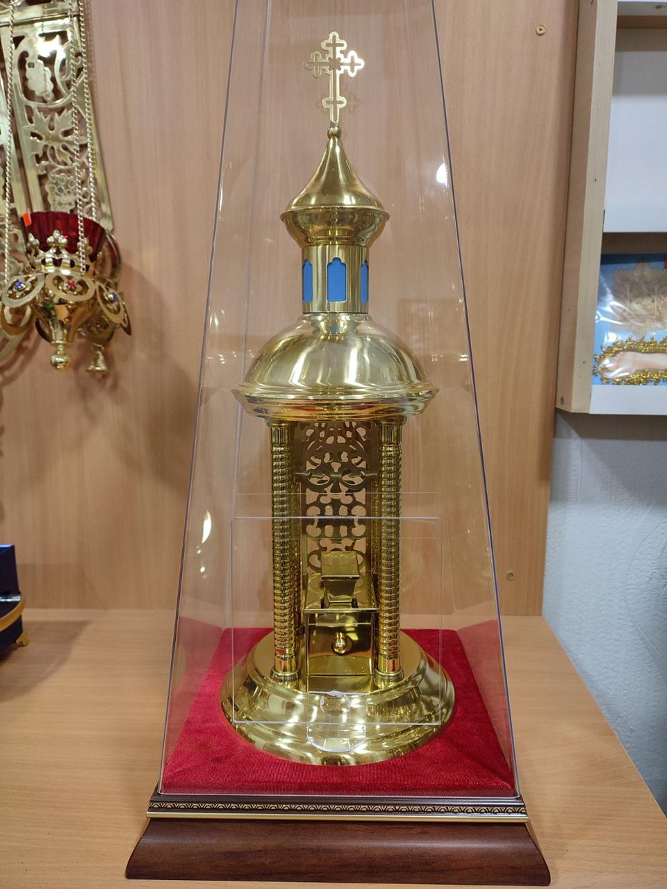 Дарохранильниця латунна лакова з ковпаком