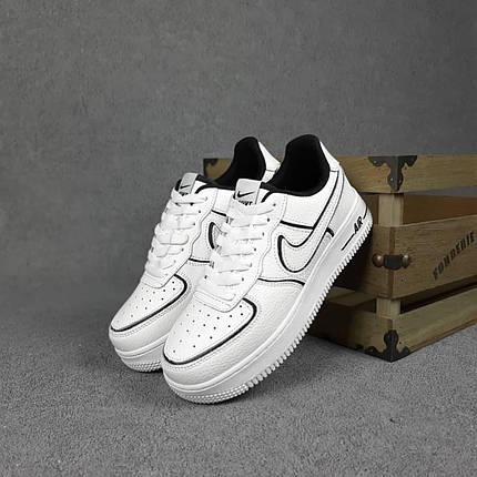 Жіночі кросівки Nike Air Force 1 '07 білі з чорним, фото 2