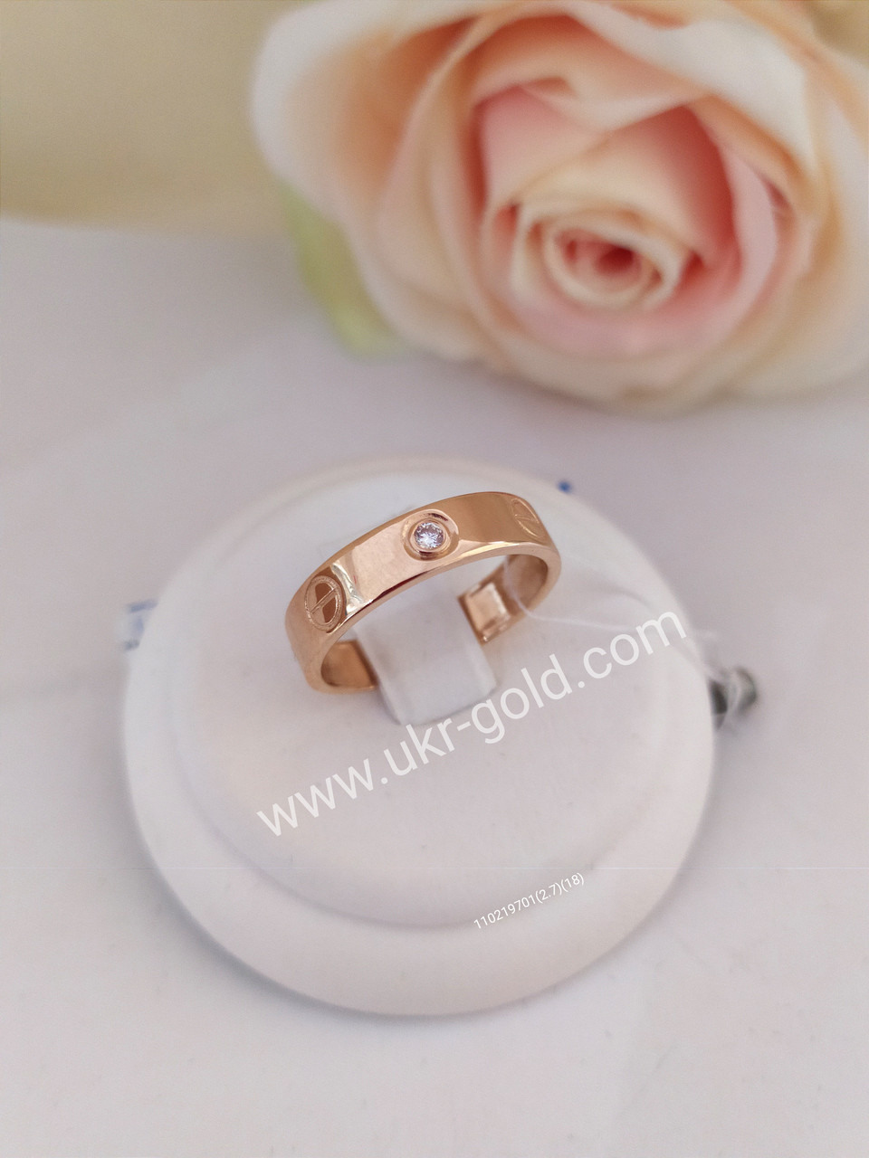 Золоте кільце з цирконієм Золоте кільце недорого