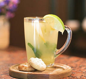 Чашки та стакани зі скла для чаю та кави