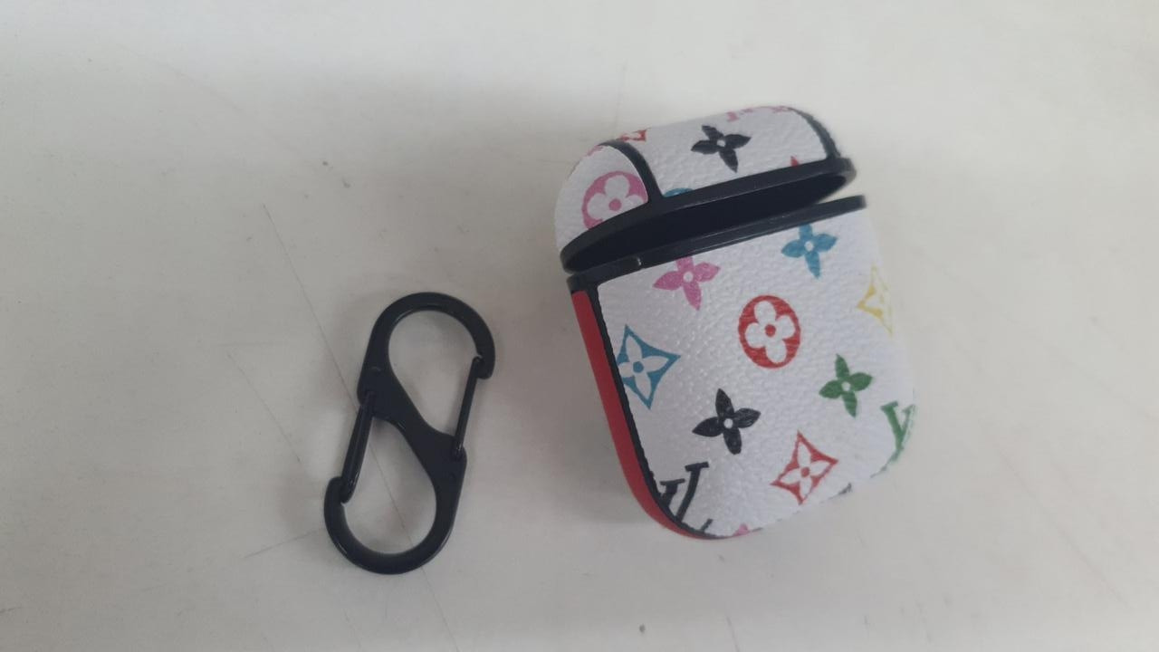 Силіконовий захисний чохол - Airpods Пластик. Louis Vuitton кольоровий