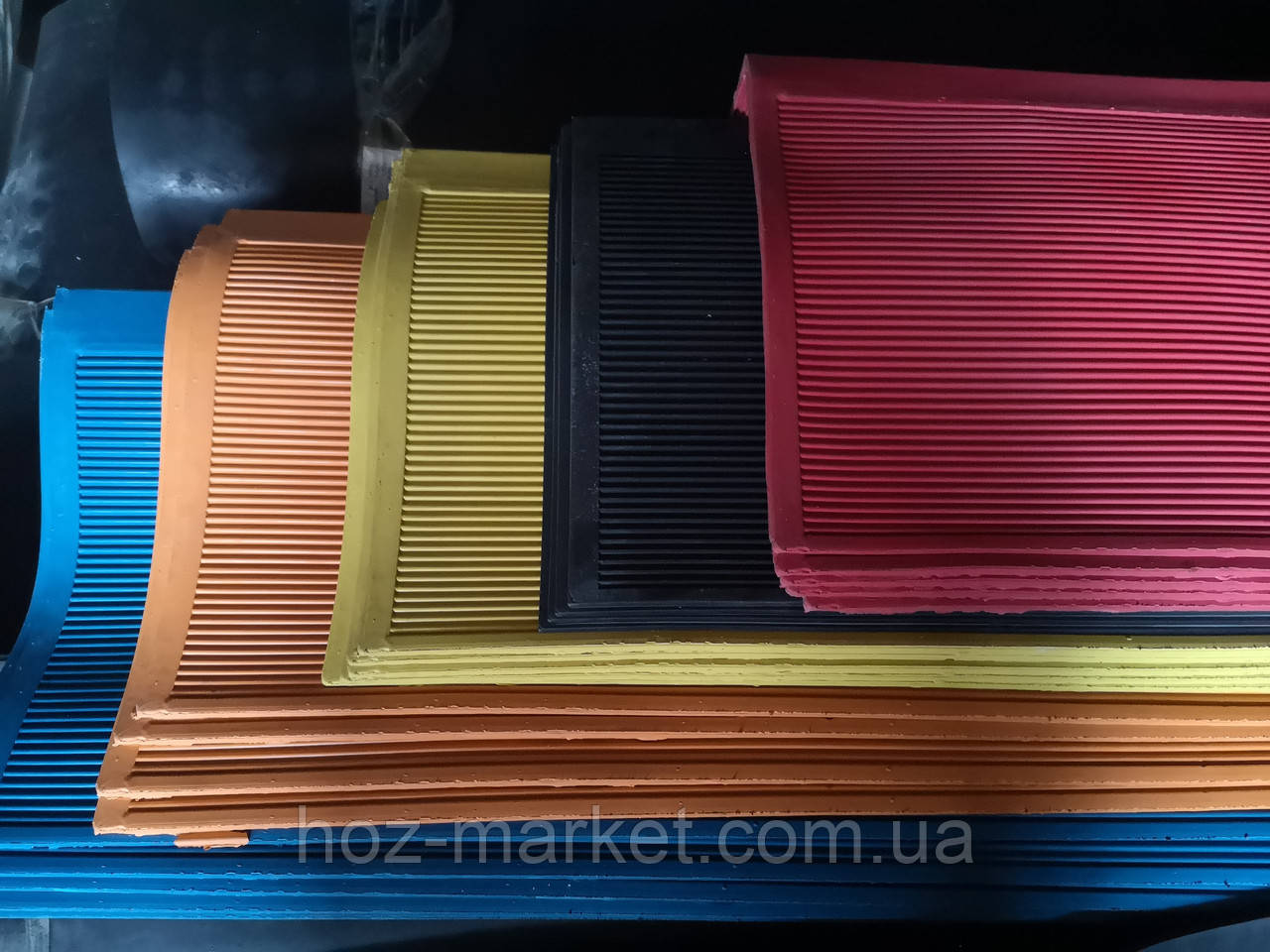 Накладки протиковзні на сходинки 750х330х3мм Кольорові