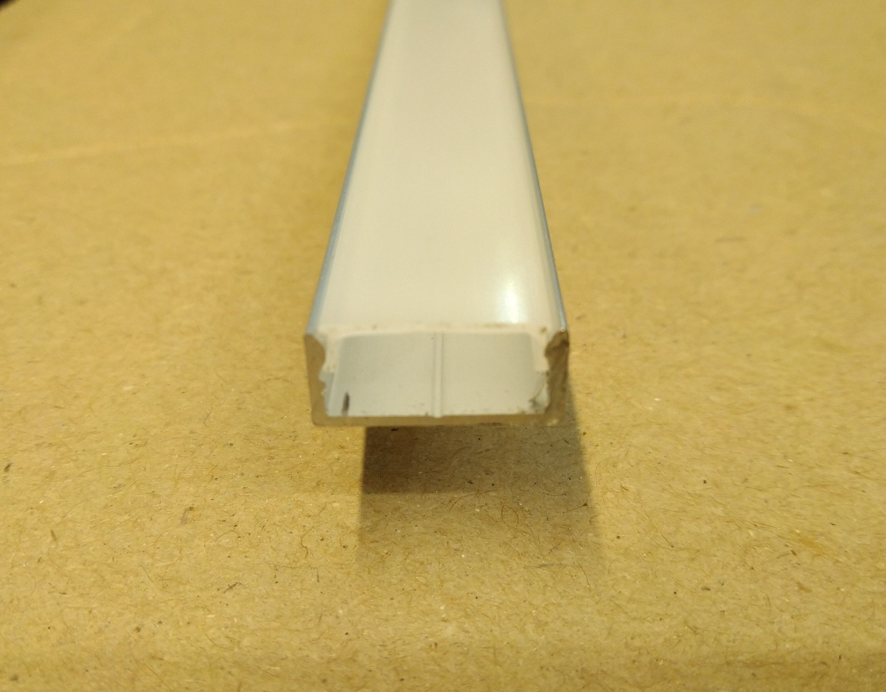 Профіль для світлодіодної стрічки ЛП-6 плоска льонза