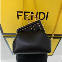 Жіночий маленький шкіряний чорний клатч Fendi Nano First Charm сумка фенді з плечовим ременем