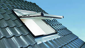 Мансардне вікно Roto з піднятою віссю повороту на 3/4 R7 (дерево, пвх)