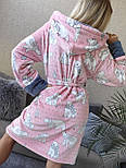 Жіночий м'який рожевий короткий халат із капюшоном «Ведмедики», фото 3
