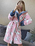Жіночий м'який рожевий короткий халат із капюшоном «Ведмедики», фото 7
