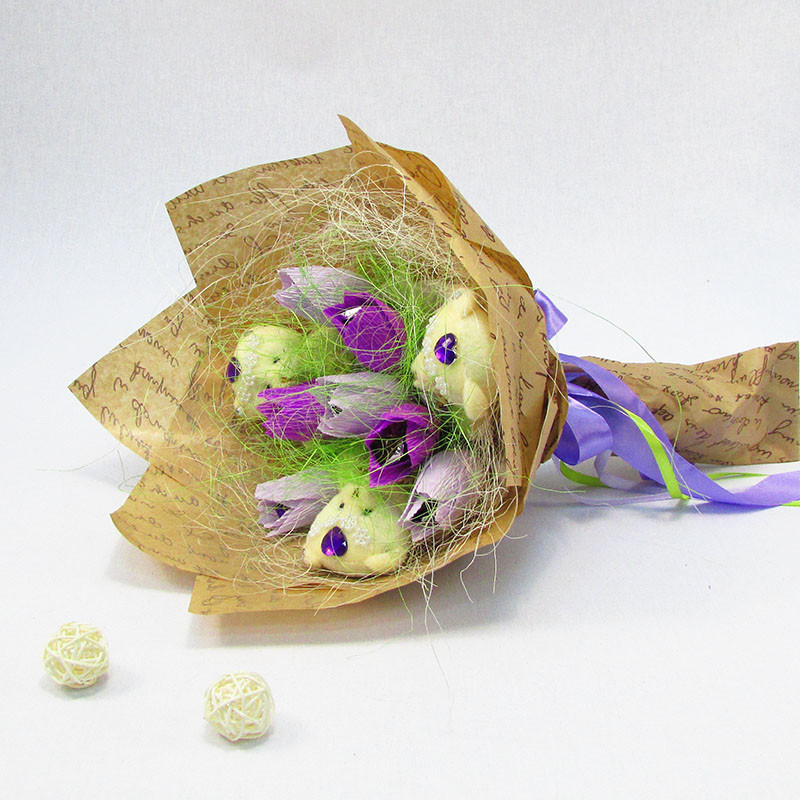 Букет із іграшок Ведмедики з тюльпанами Крафт, фото 1