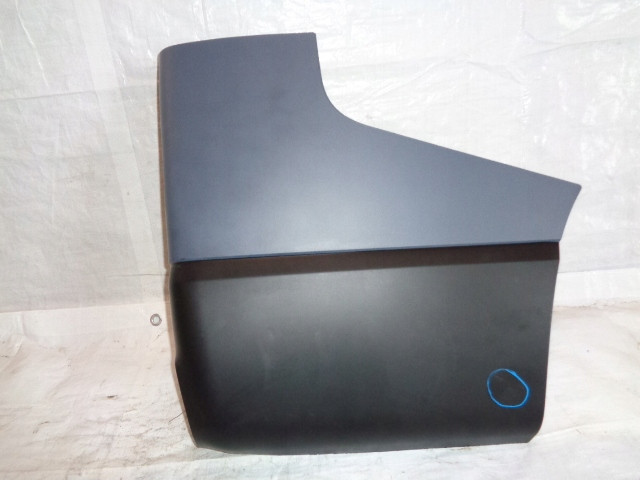 Клич бампера задній правий фарбований RENAULT TRAFIC 3 14- (РЕНО ТРАФІК), фото 1