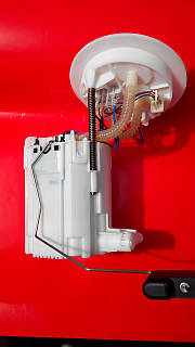 Audi S4 паливний насос Ауді S4 8K0919050K 0 580 205 005