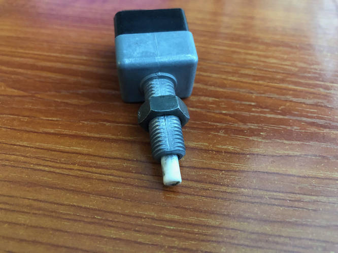 Датчик включения фонарей сигнала торможения стопсигнала лягушка K1706 ...