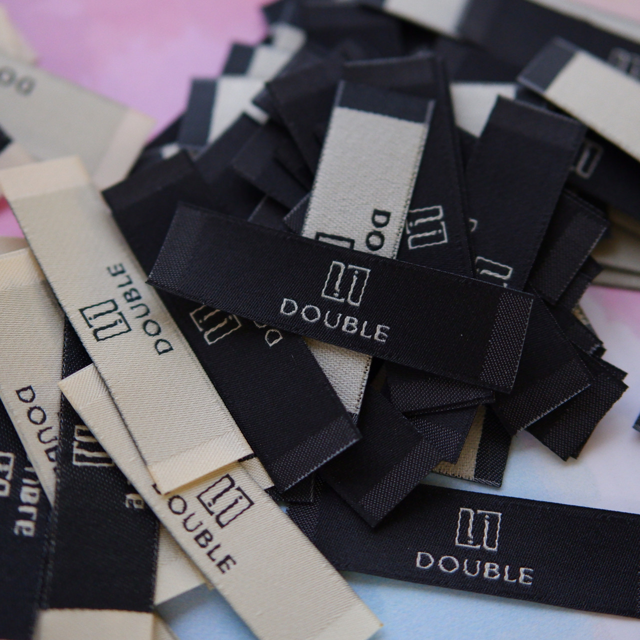 Заказать жаккардовые бирки, тканные бирки, текстильные бирки, бирки ...