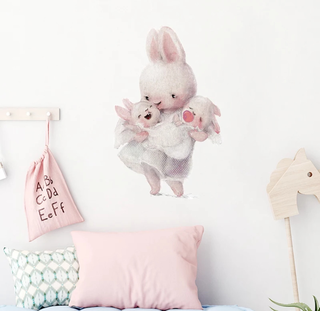 Вінілові інтер'єрні наклейки на стіну, вікна, двері "Крольчика з кроликами" 50 см*31 см (лист 30*53 см)