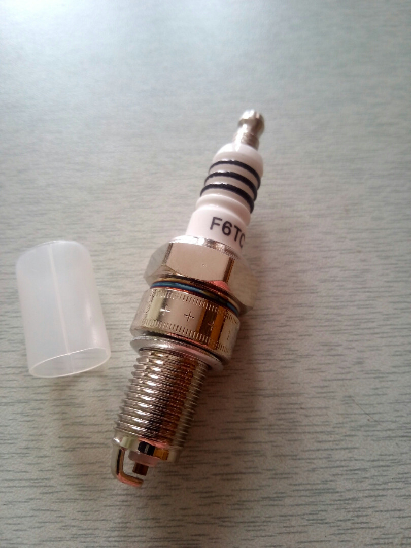 Свічка F6TC M14 чотирьохтактна