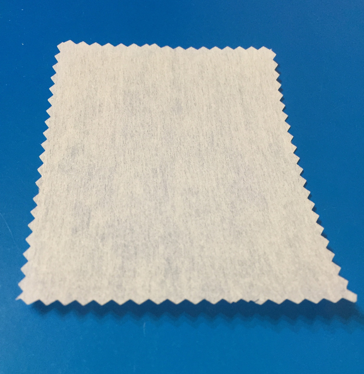 Флізелін клейовий на тканинній основі для вишивання 50 грамів