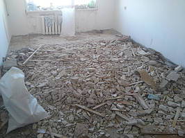 Усього, разом із прибраними невеликими перестінками, кахлем, дверима, лутками та іншим сміттям, вийшло два на совість навантажених КамАЗа (хоча другий був трохи менше навантажений, ніж перший).