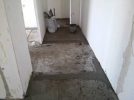 Всі штроби замуровано, залишки маяків акуратно складені в мішки для будівельного сміття.