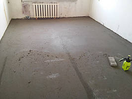 Після грубого зрізання вся поверхня кожен квадратний метр ретельно затирається.