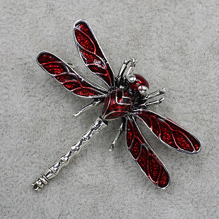 Брошка металева на сріблястій основі бабка покрита червоною емаллю розмір виробу 50х40 мм, фото 1