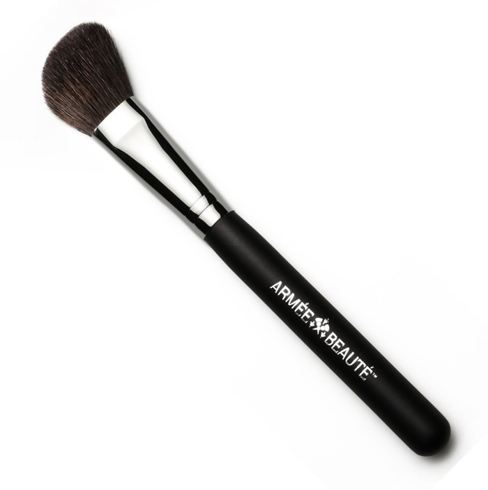 № 31 Скошений пензлик для обличчя Armee Beaute