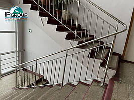 Перила для лестницы из нержавейки. Компания Инвестпром групп более 7 лет занимается изготовлением перил для лестниц. Харьковская гимназия №47 1