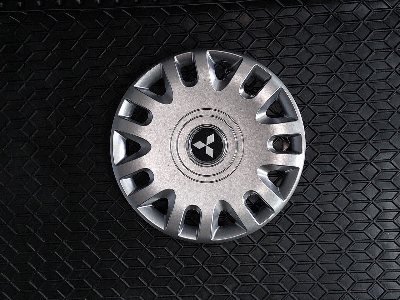 Ковпаки на колеса r15 на Mitsubishi / Мітсубіші SKS 333, фото 1