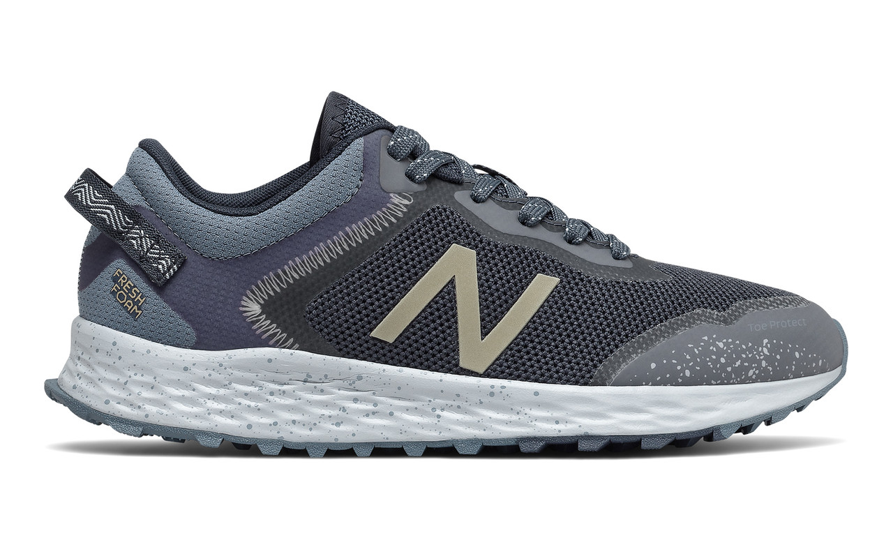 Кросівки жіночі New Balance WTARISCK Arishi Trail колір: темно-сірі