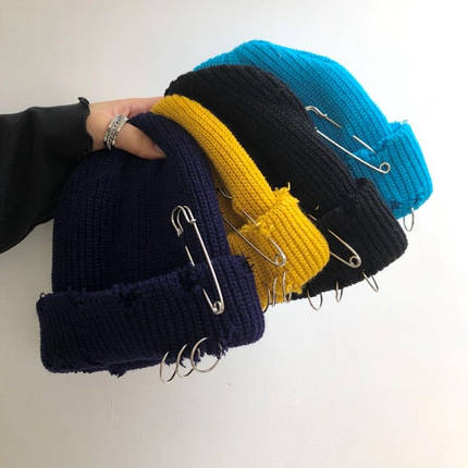 Шапка Біні Рвана з Булавкою розмір One Size 55-58 см Сіра, фото 3