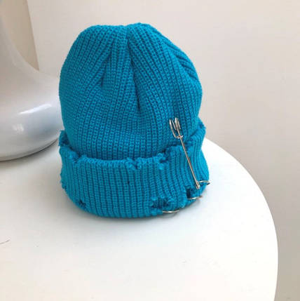 Шапка Біні Рвана з Булавкою розмір One Size 55-58 см Блакитна, фото 1