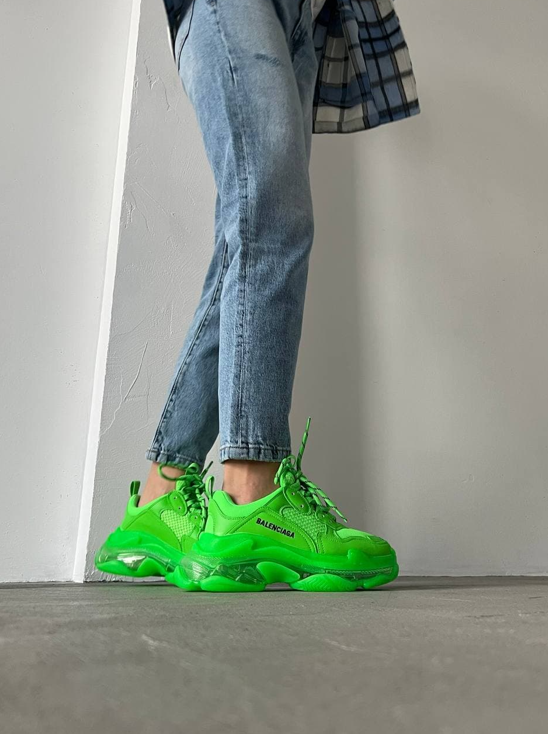 Купить Кроссовки женские и мужские Balenciaga Triple S Neon Green Обувь  Баленсиага Трипл С Зеленые Нион, цена 3598 грн —  (ID#1558929509)