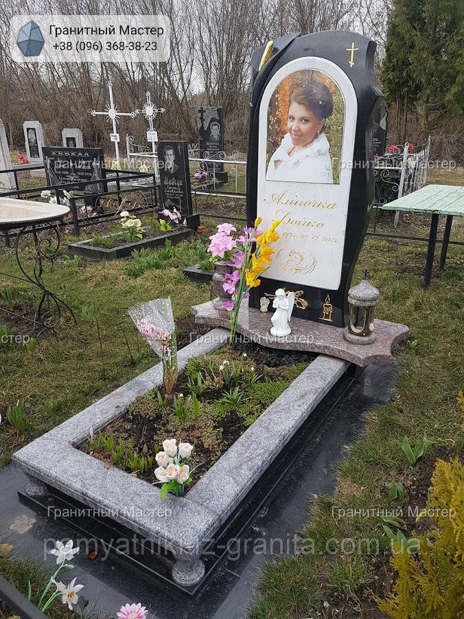 Памятник жінці з білого мармуру № 108